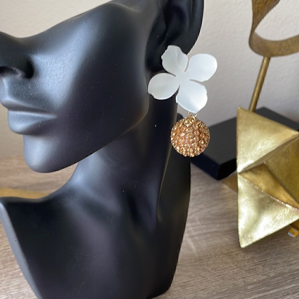 Bohemian white flower earrings N87